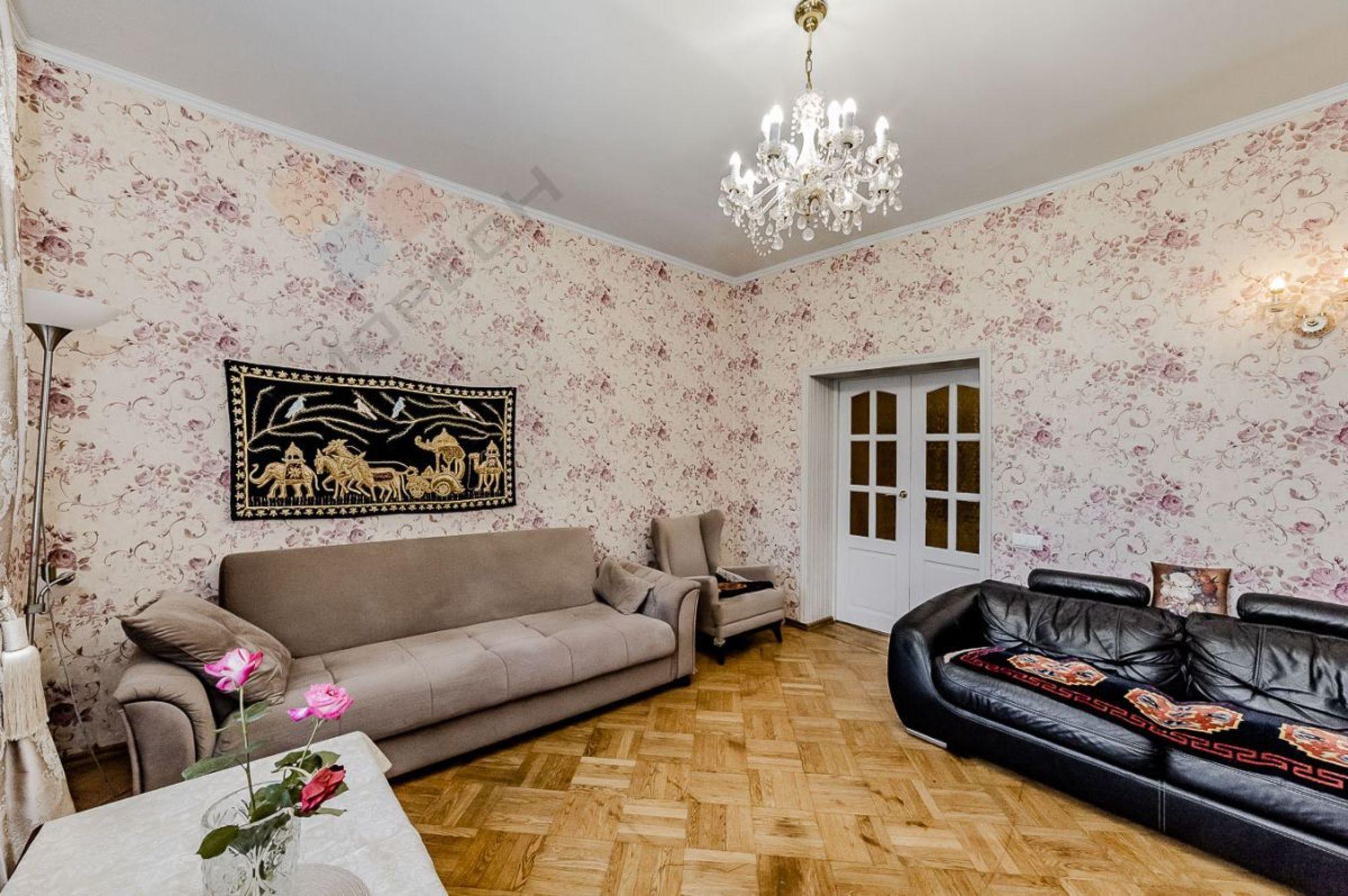 Купить дачу, дом, коттедж за 20 500 000 рублей на им. Дёмина А.В. ул, 45