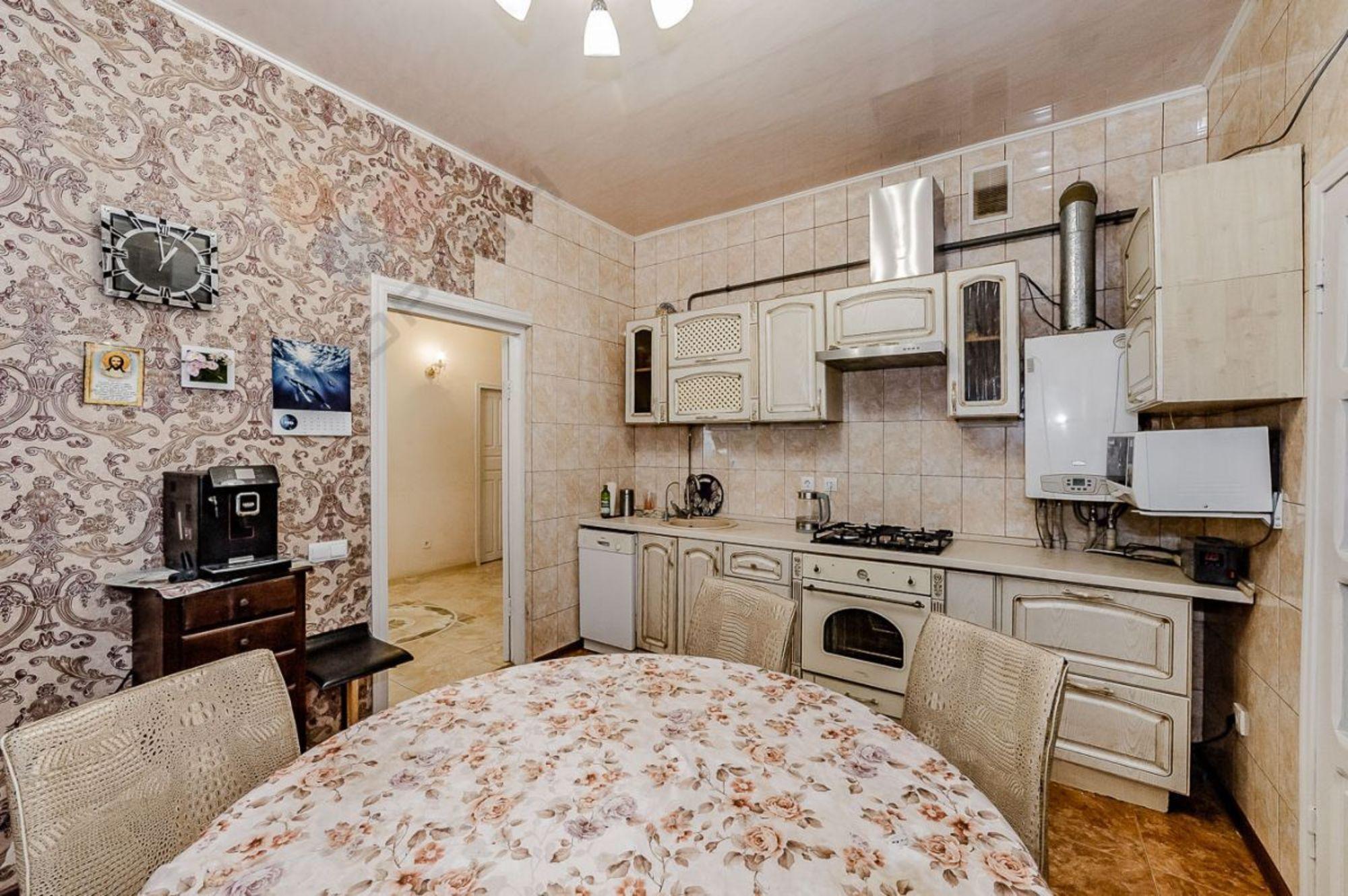 Купить дачу, дом, коттедж за 20 500 000 рублей на им. Дёмина А.В. ул, 45