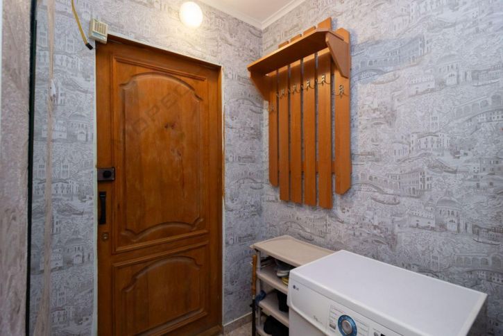 2-комн квартира Стасова ул, 187