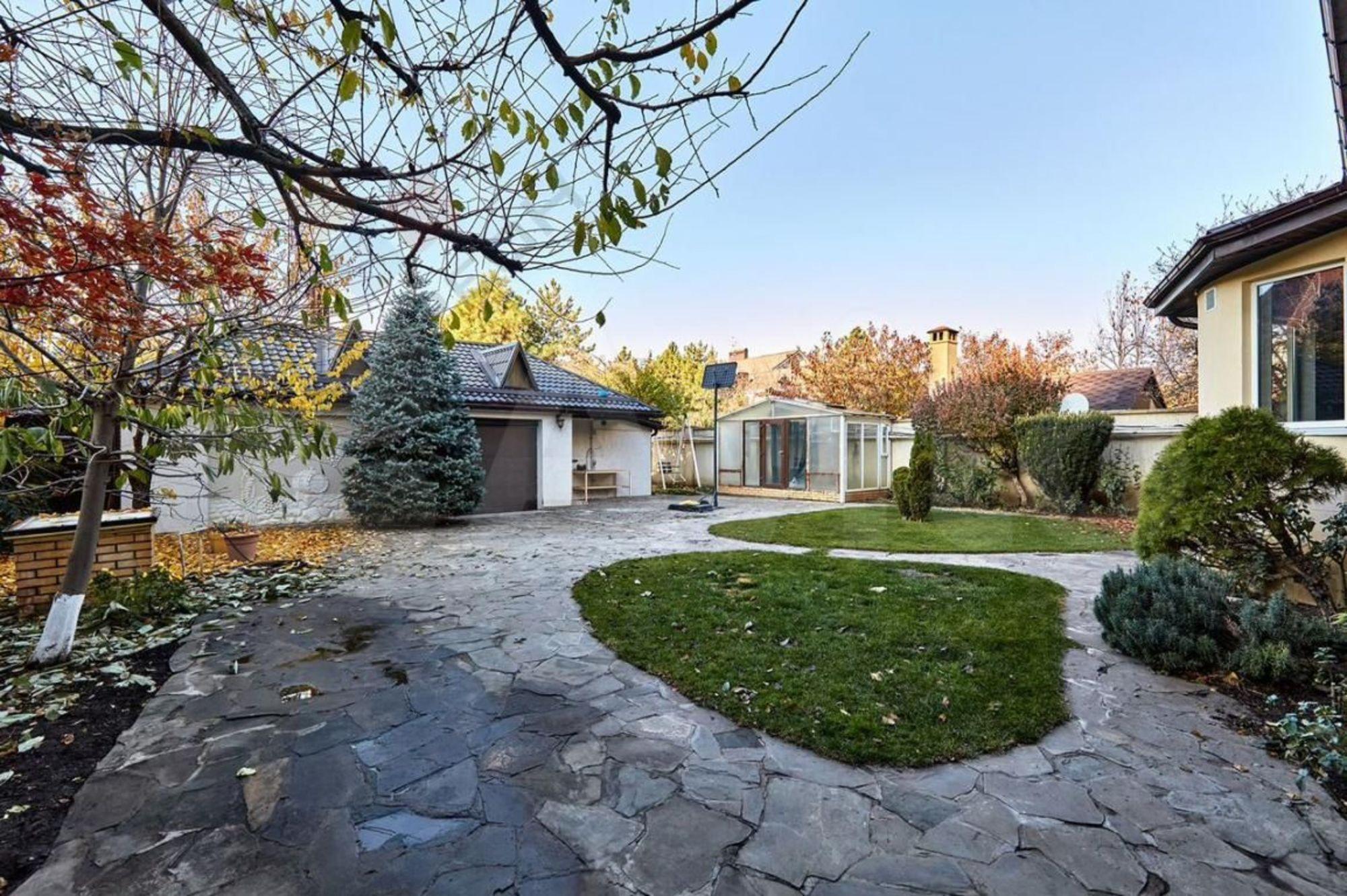 Купить дачу, дом, коттедж за 40 000 000 рублей на Летняя ул, 5