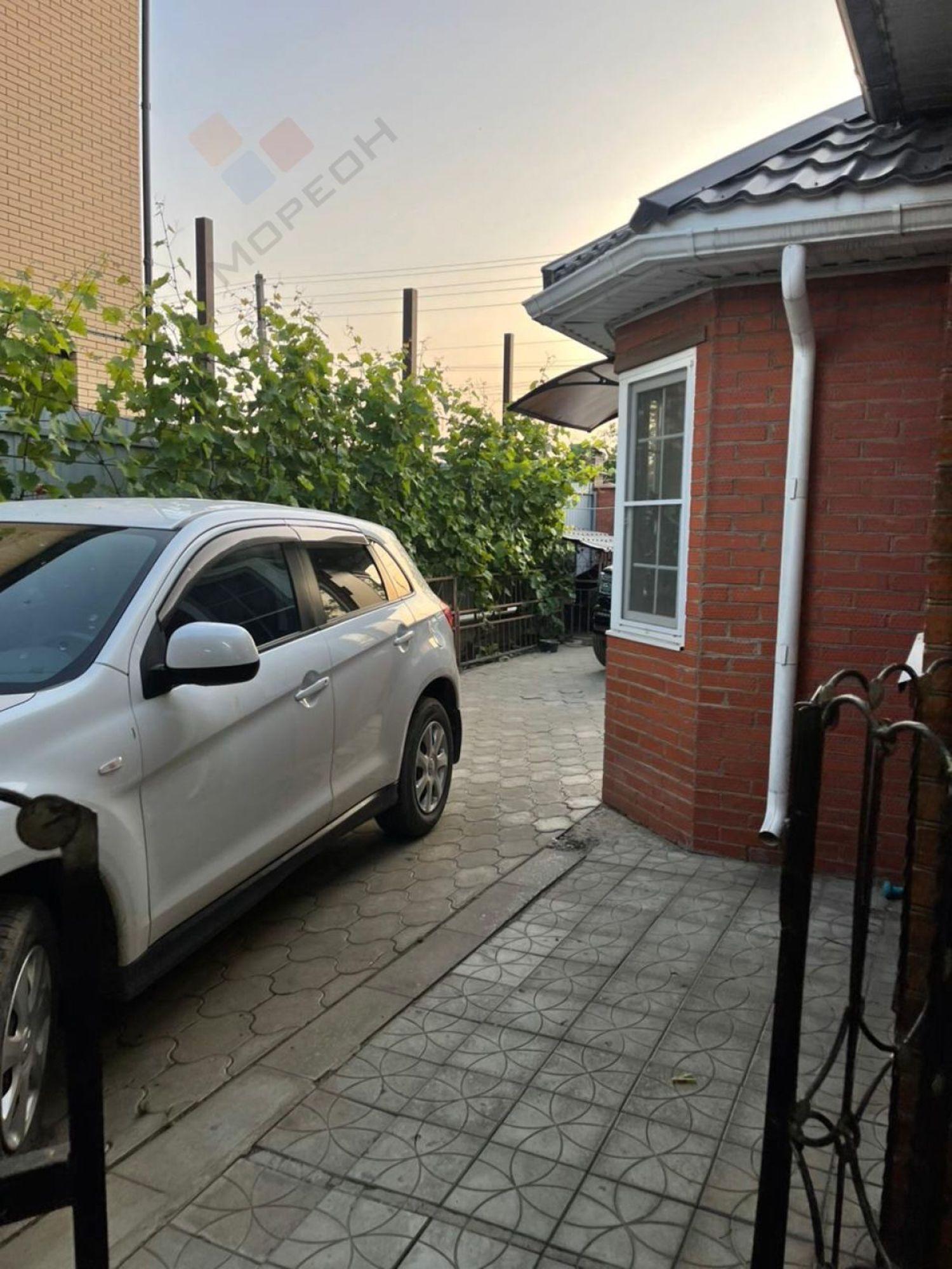 Купить дачу, дом, коттедж за 34 000 000 рублей на 3-я Линия ул, 152