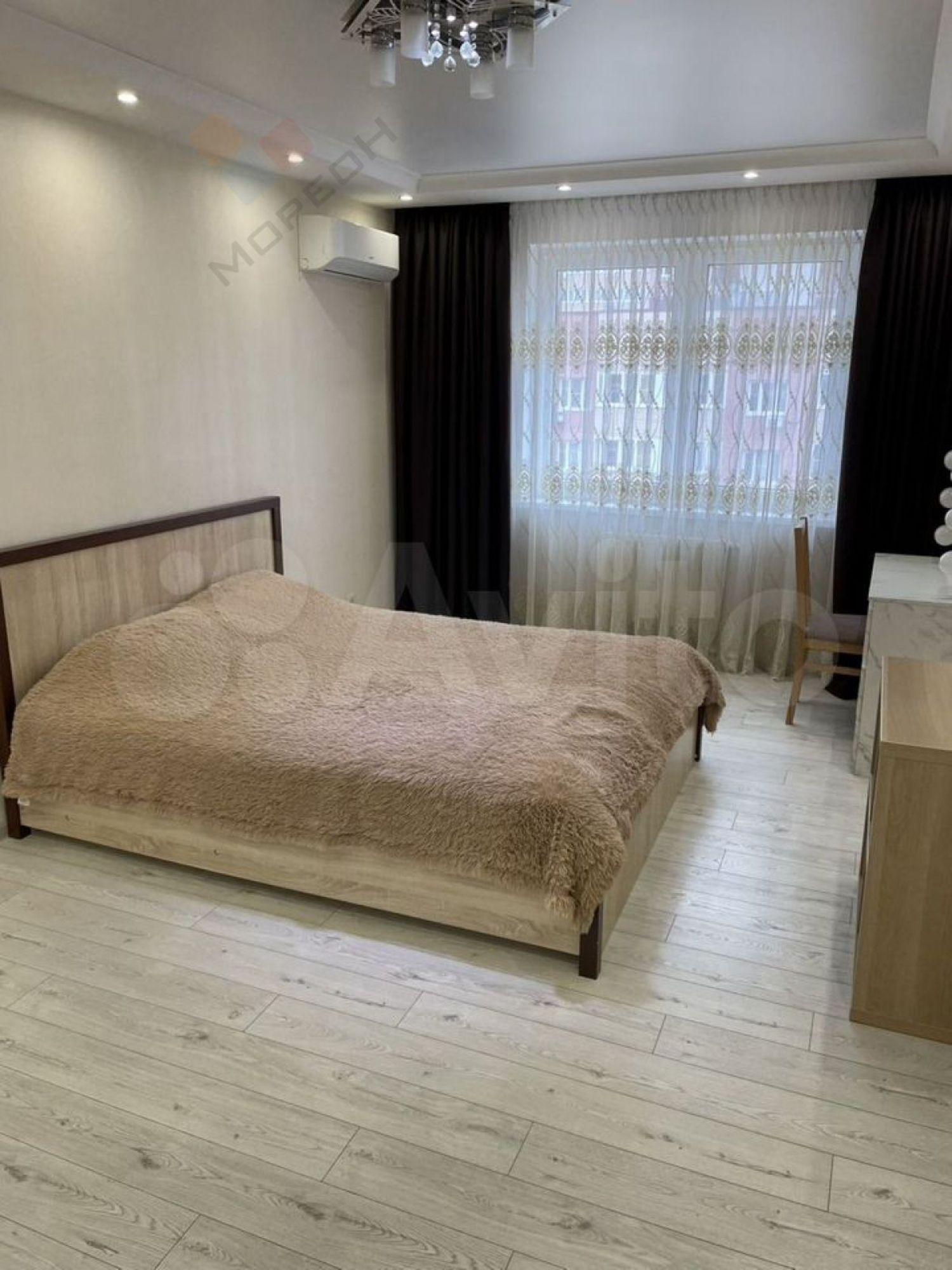 Купить квартиру за 10 000 000 рублей на Героя Сарабеева ул, 7