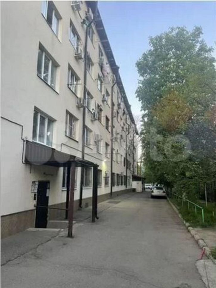 1-комн квартира Благоева ул, 8