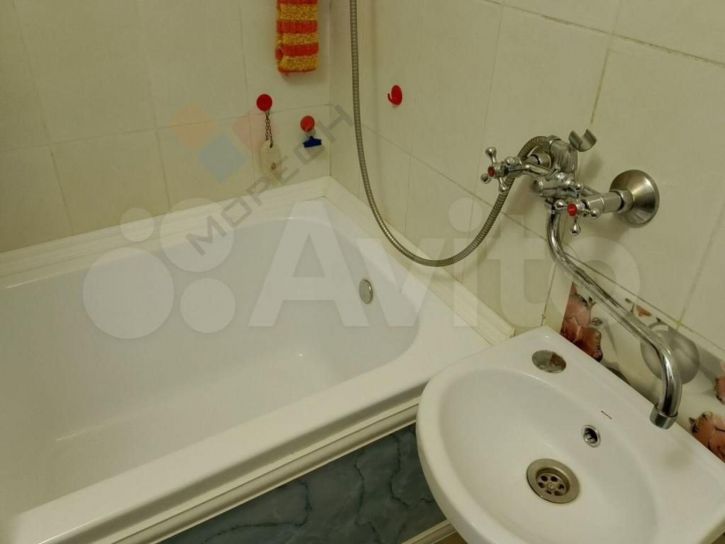 1-комн квартира Благоева ул, 8