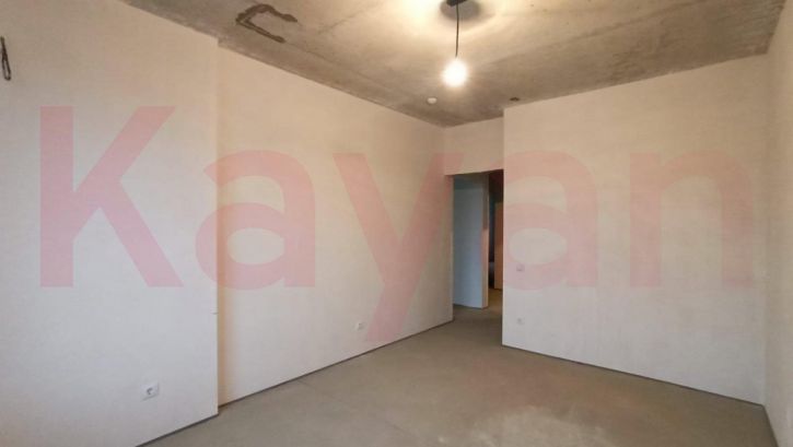 3-комн квартира 2-я Российская ул.