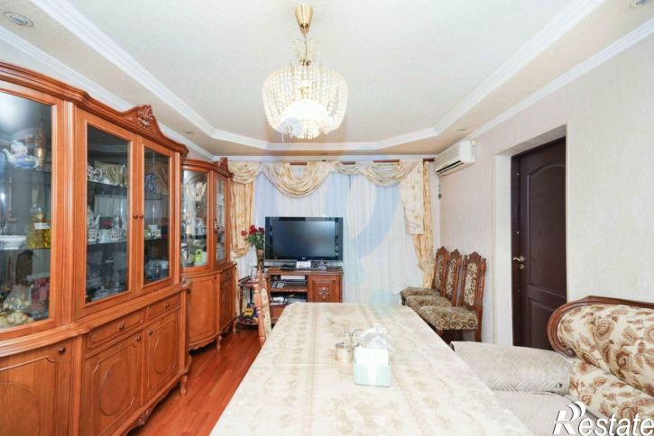 4-комн квартира улица 70 лет Октября, 26,  д. 26