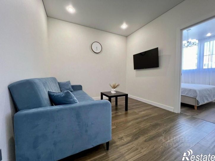 2-комн квартира пр-кт им. писателя Знаменского, 9 4,  д. 9 4,  к. 4