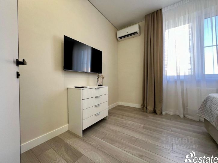 2-комн квартира пр-кт им. писателя Знаменского, 9 4,  д. 9 4,  к. 4