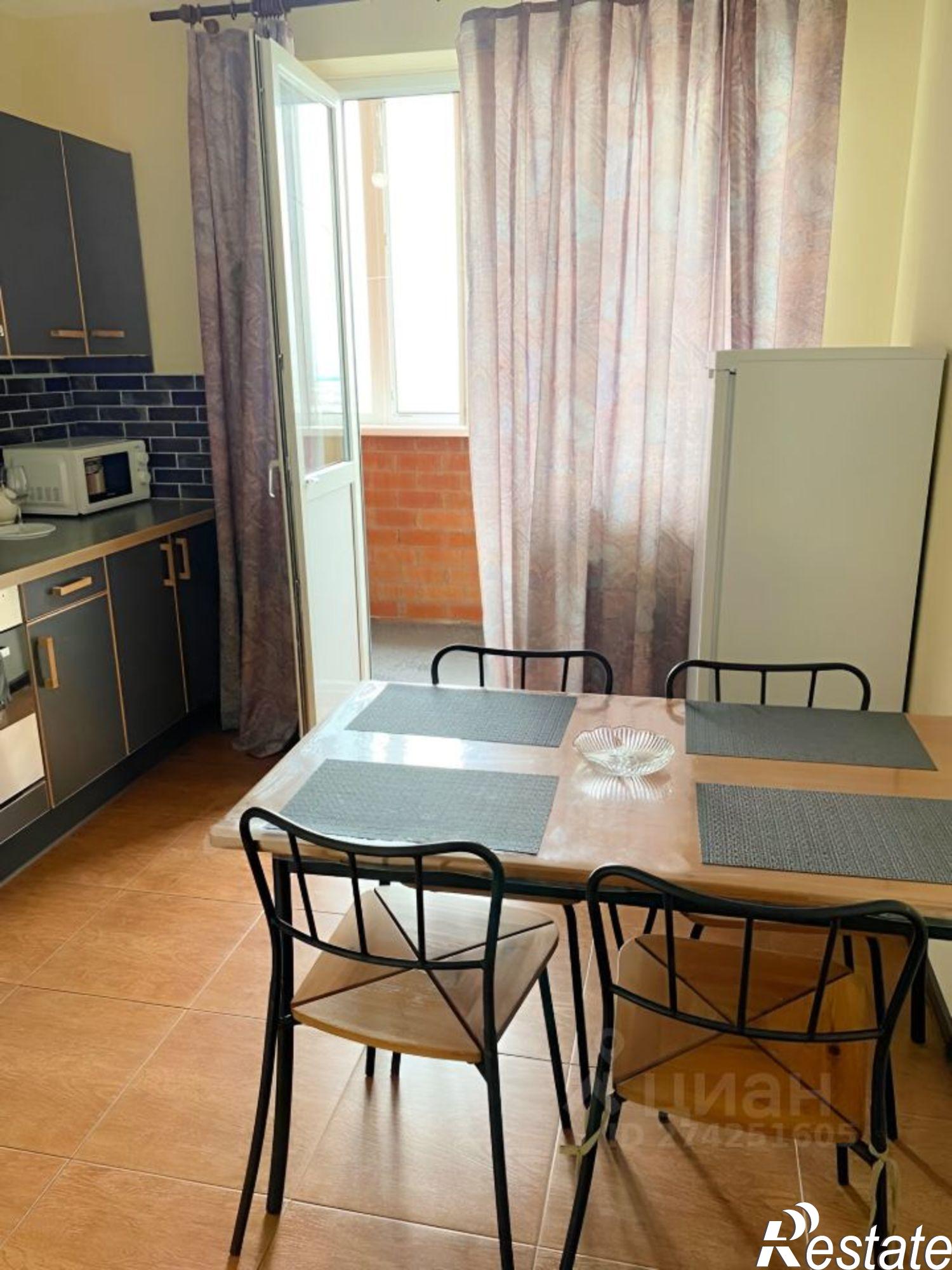 Сдать квартиру за 32 000 рублей на улица 70 лет Октября, 17