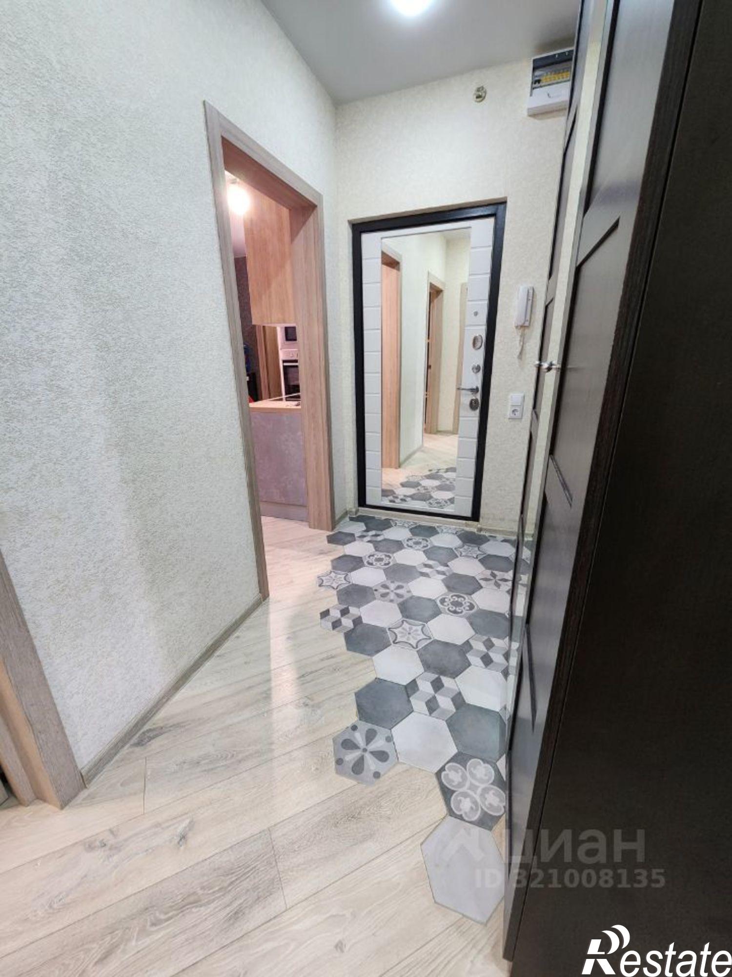 Купить квартиру за 10 000 000 рублей на улица Героя Владислава Посадского, 49