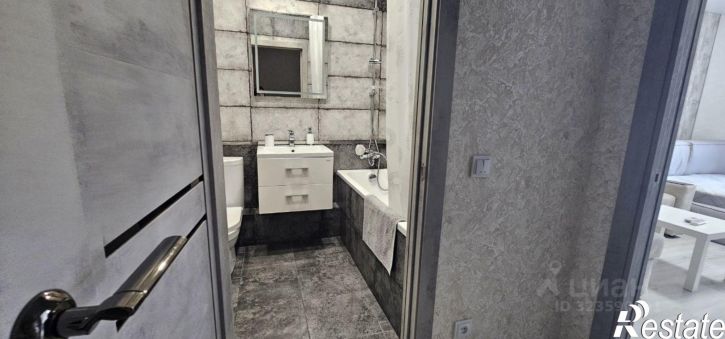 1-комн квартира ул им. Леонида Лаврова, 8 1,  д. 8 1,  к. 1