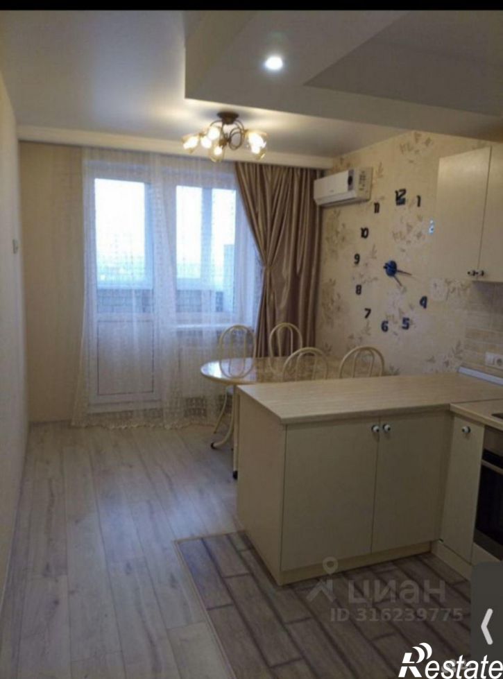 1-комн квартира улица Селезнёва, 4/13 лит1,  д. 4/13 лит1