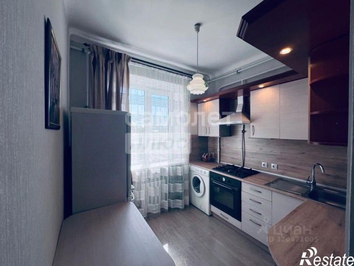 2-комн квартира улица Орджоникидзе, 1,  д. 1