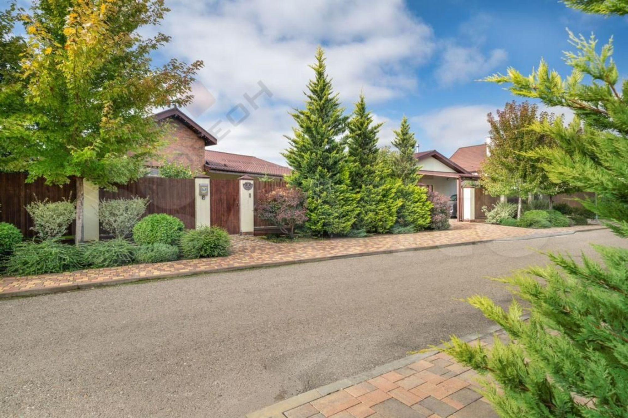 Купить дачу, дом, коттедж за 65 000 000 рублей на Феррарская ул, 9