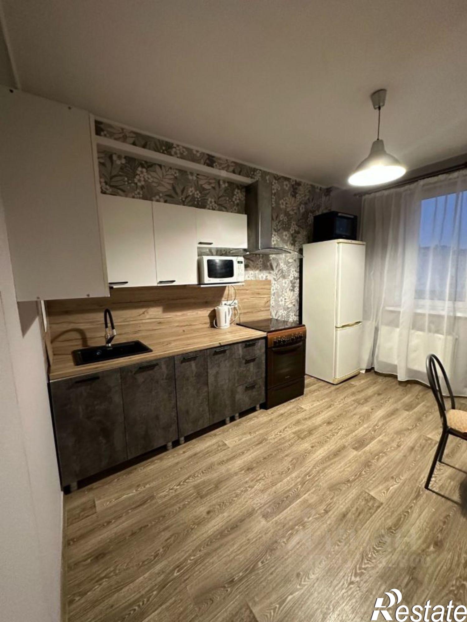 Сдать квартиру за 35 000 рублей на улица Александра Покрышкина, 2/2