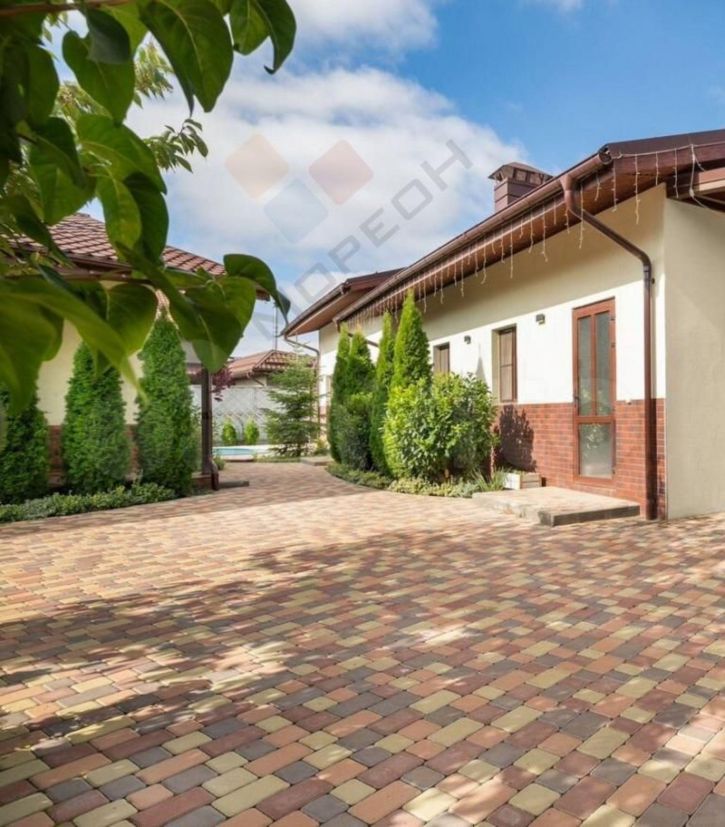 Коттедж/дом Феррарская ул, 9