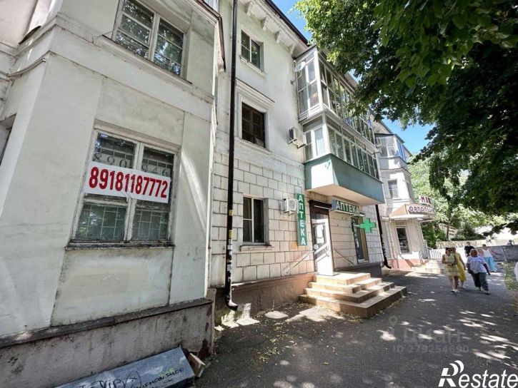 3-комн квартира улица Захарова, 57,  д. 57