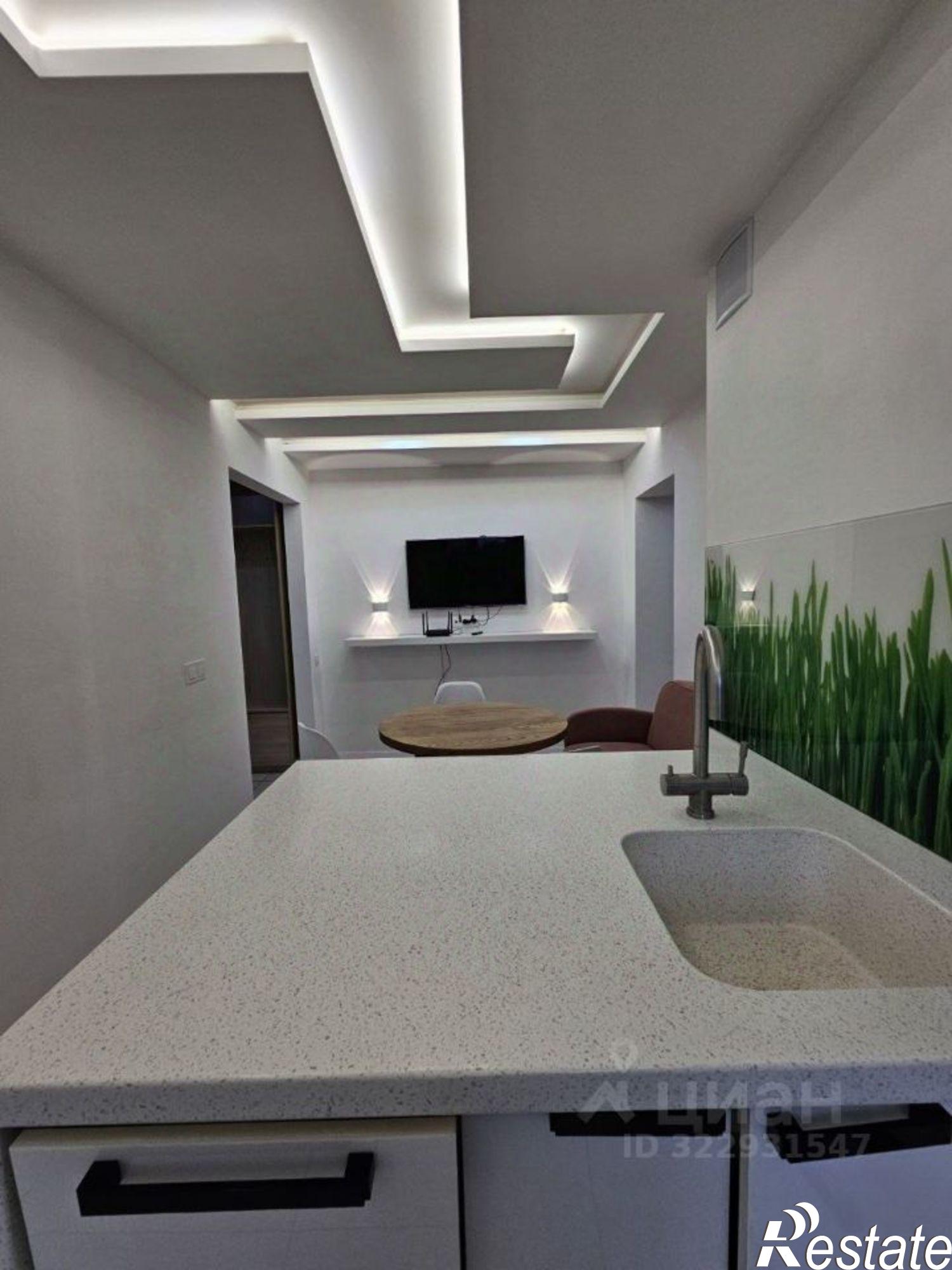 Сдать квартиру за 49 990 рублей на Симферопольская улица, 30/2