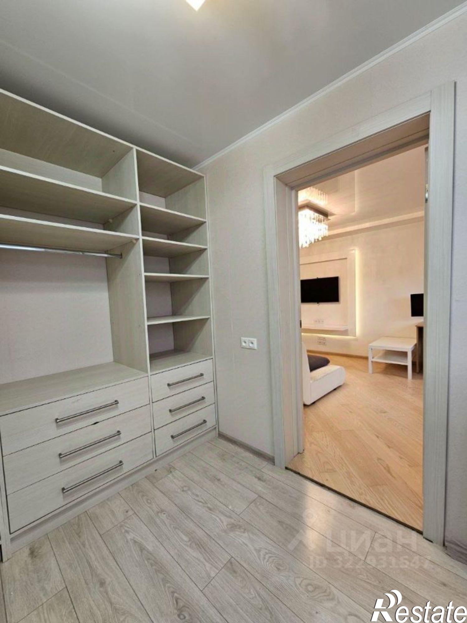 Сдать квартиру за 49 990 рублей на Симферопольская улица, 30/2