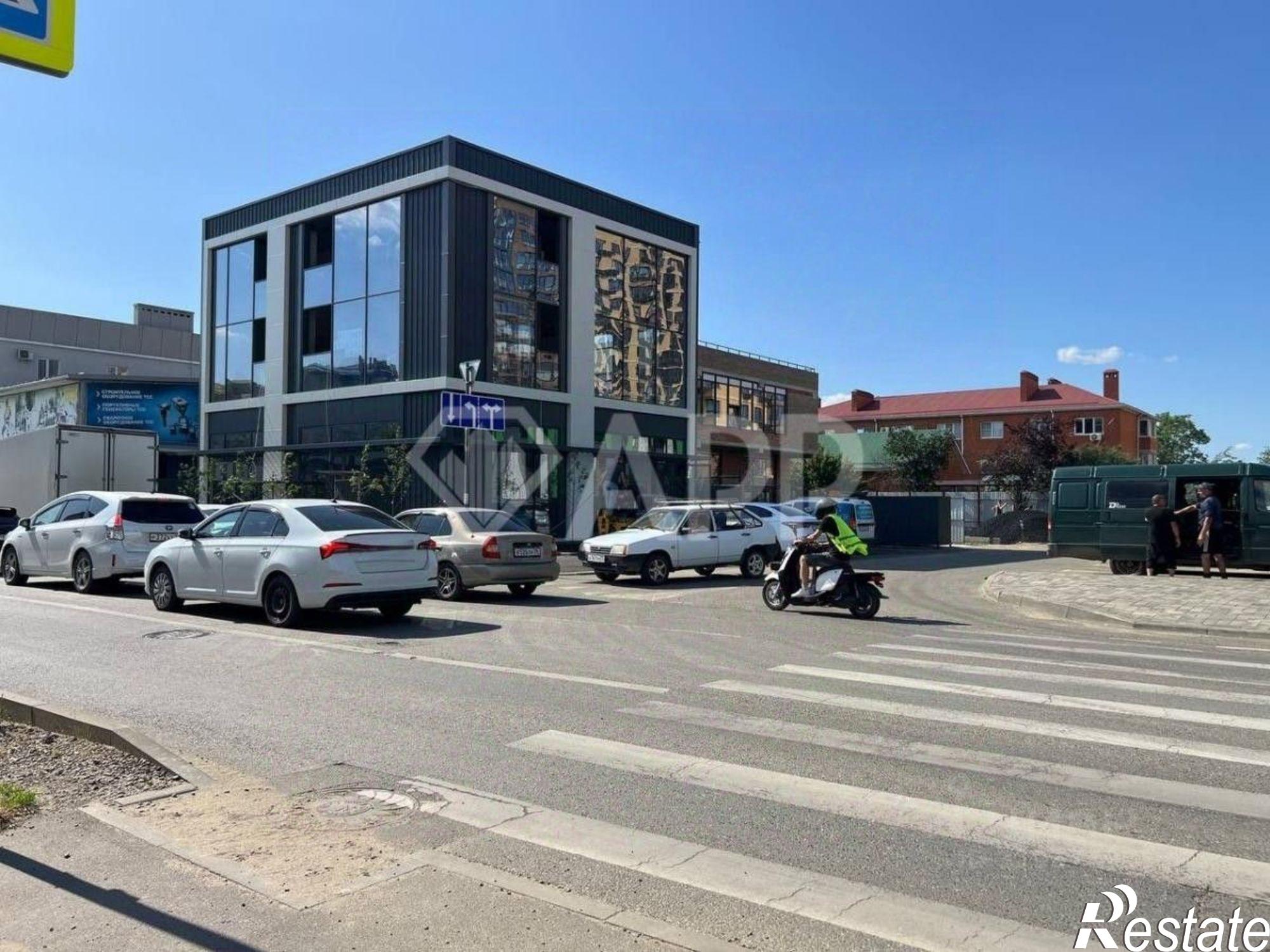 Сдать торговое помещение за 169 500 рублей на Российская улица, 388