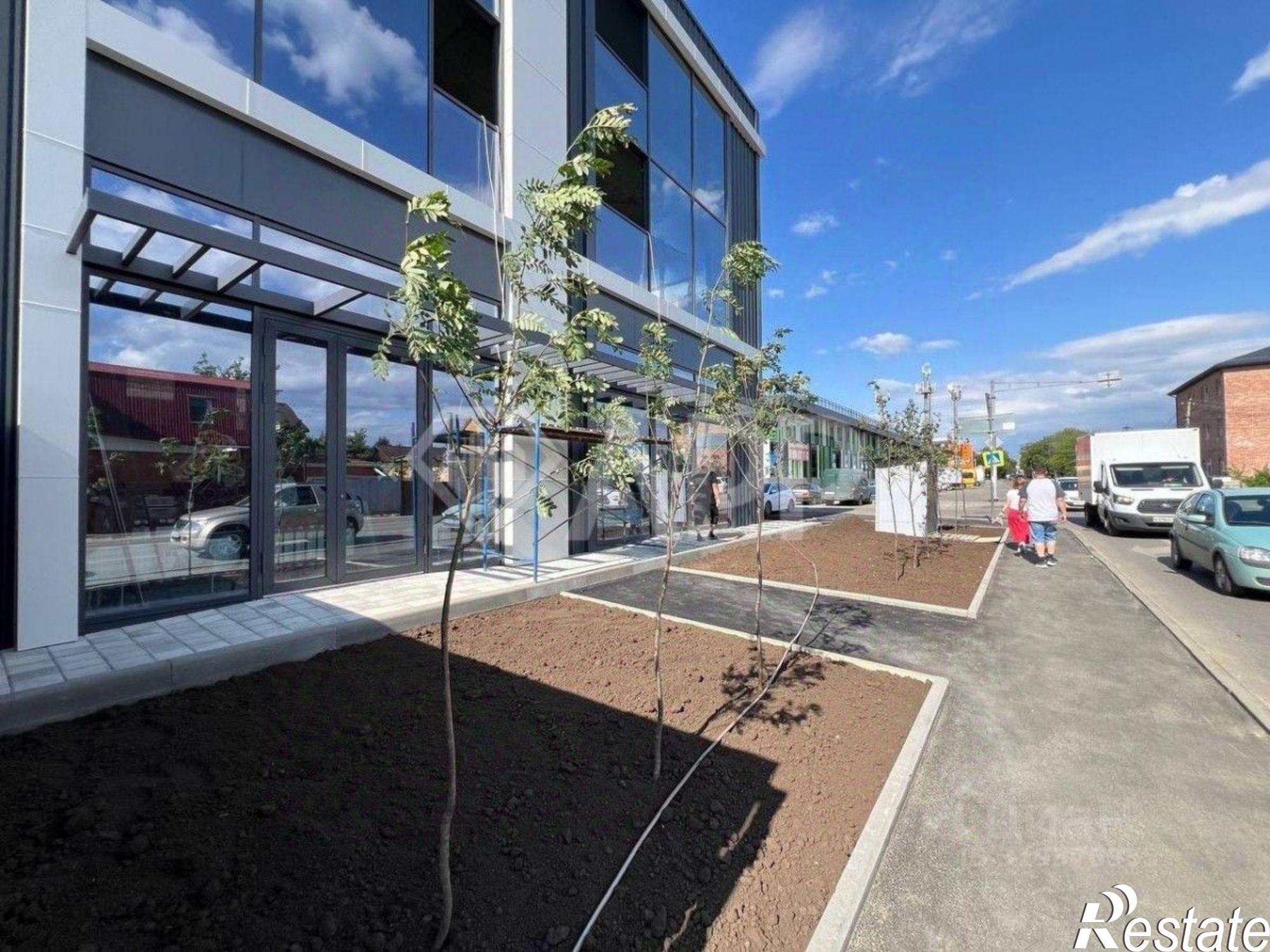 Сдать торговое помещение за 169 500 рублей на Российская улица, 388