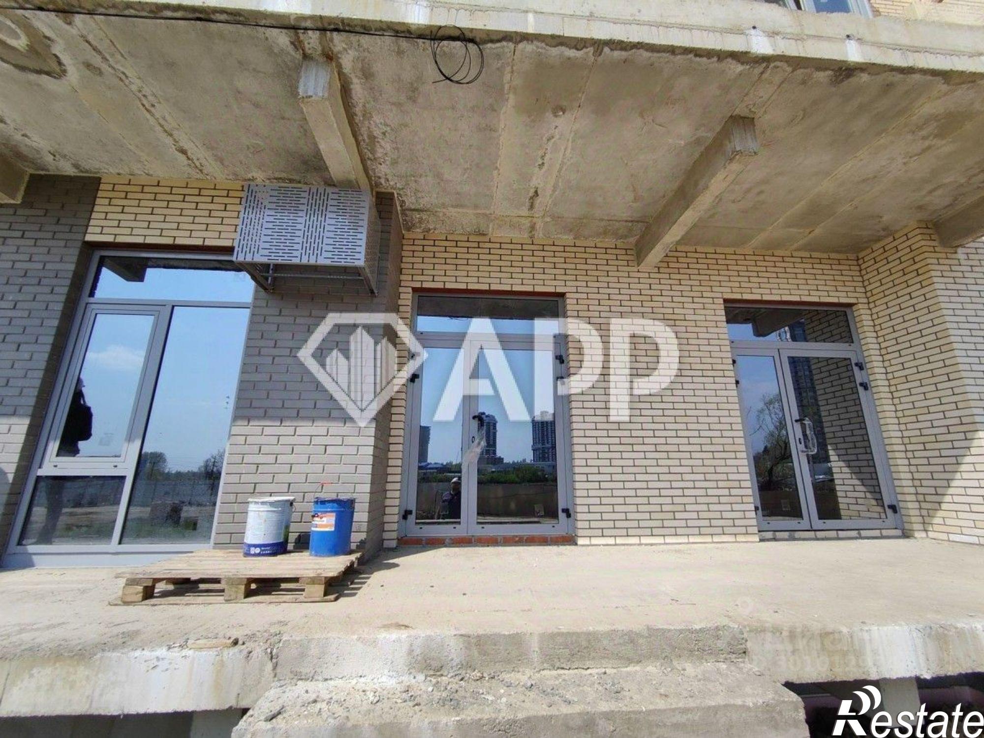 Купить торговое помещение за 10 879 000 рублей на улица Мачуги, 160/1