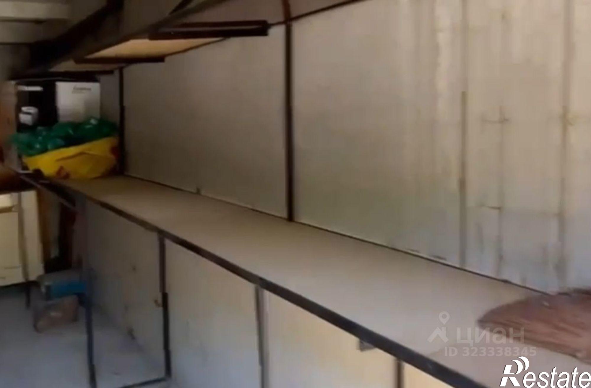 Купить гараж, место в паркинге за 1 000 010 рублей на ул им. Кирова, 30