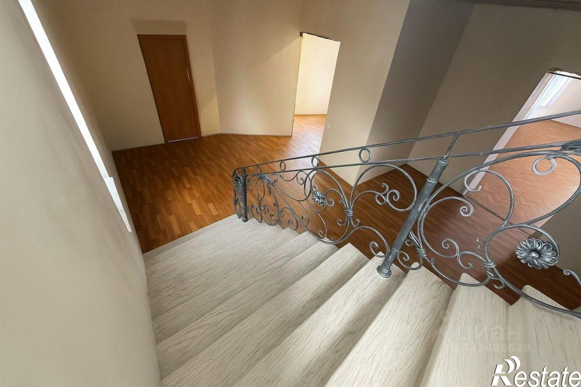 Купить дачу, дом, коттедж за 46 000 000 рублей на Круговая улица, 99