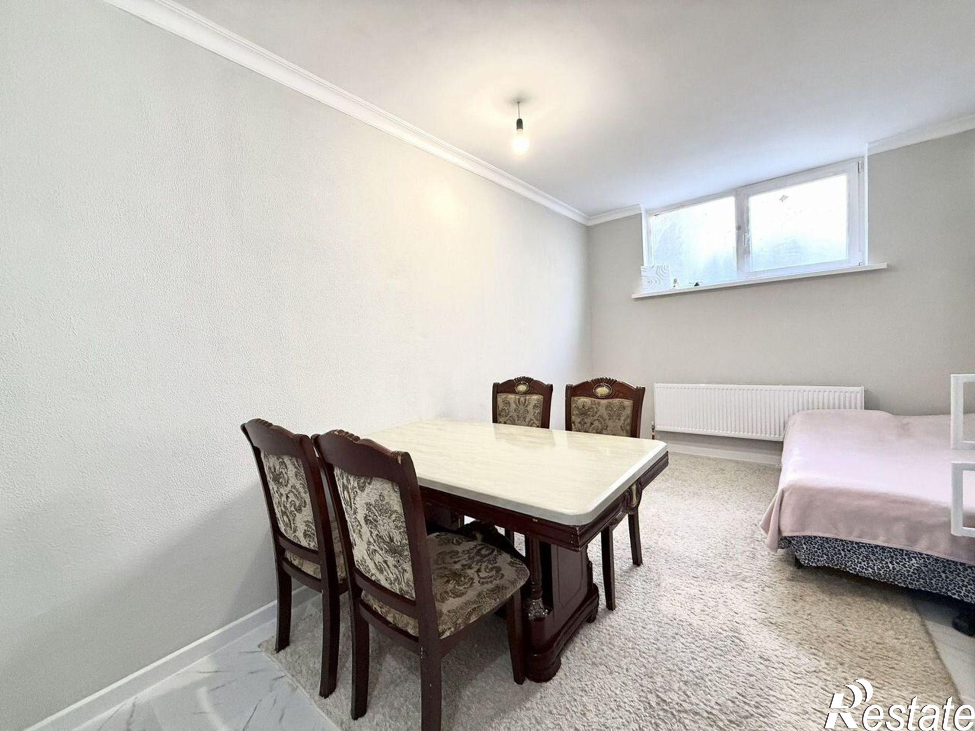 Купить квартиру за 4 000 000 рублей на Заполярная улица, 39 к4