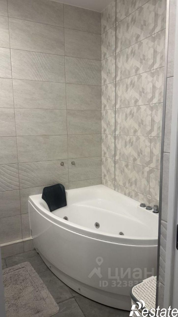 3-комн квартира шоссе Нефтяников, 22 к2,  д. 22 к2