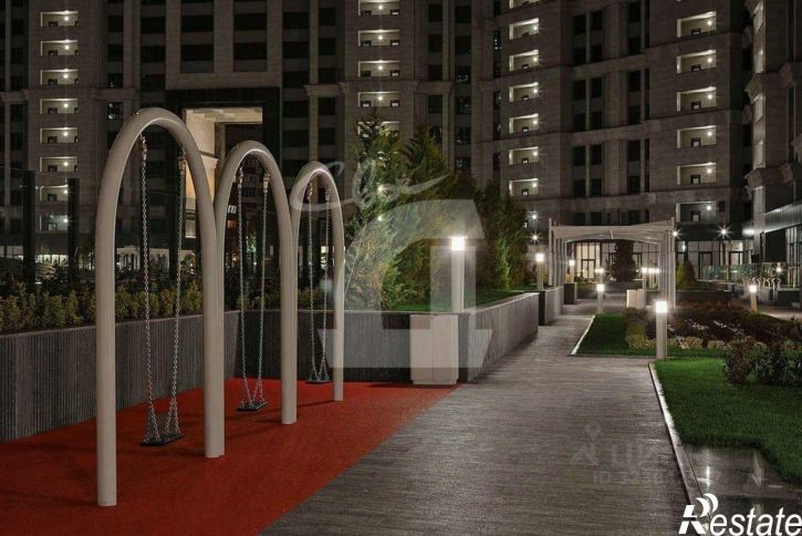 4-комн квартира Школьная улица, 1,  д. 1