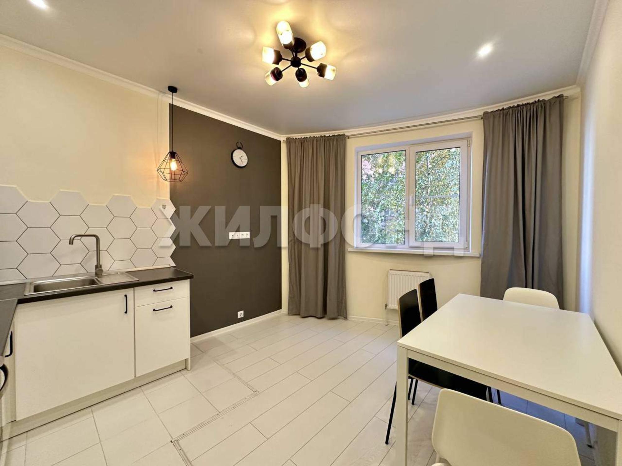 Купить квартиру за 4 300 000 рублей на Заполярная улица, д.35к12