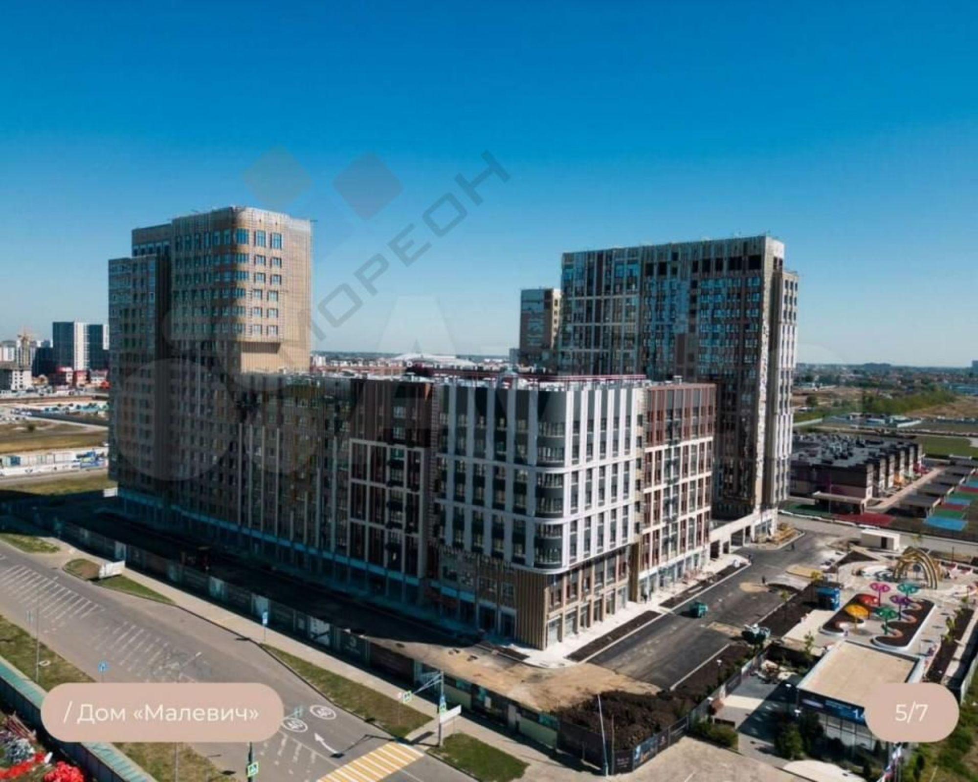 Купить квартиру за 10 600 000 рублей на Александра Покрышкина ул, 1/2