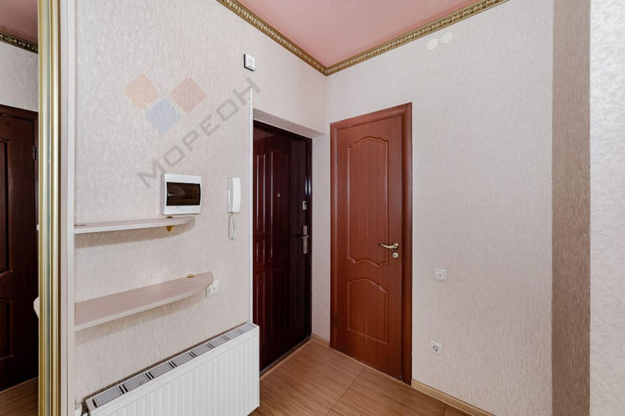 Купить квартиру за 6 100 000 рублей на Кореновская ул, 15/1