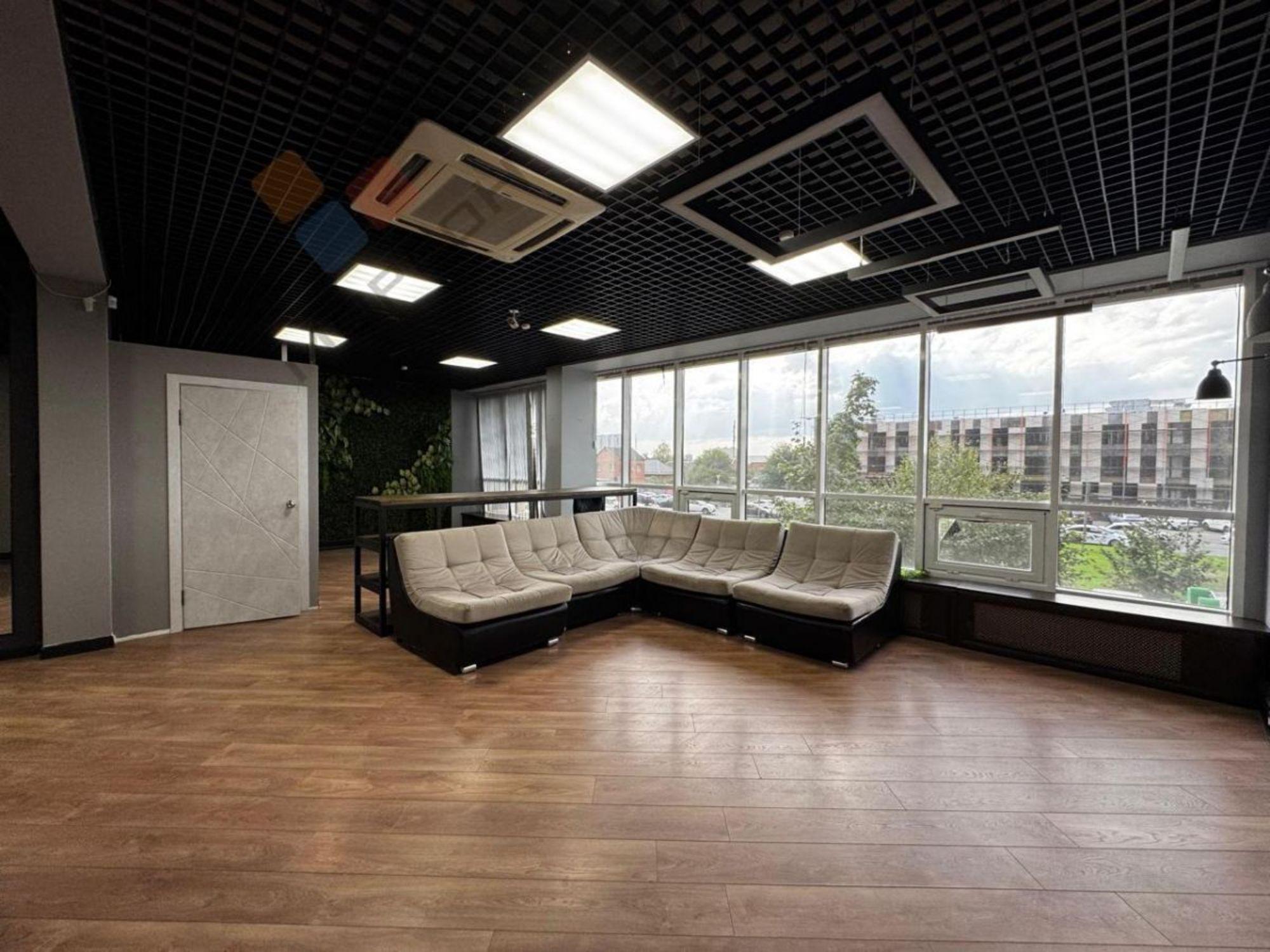 Купить офис, помещение под офис за 40 000 000 рублей на им. 40-летия Победы ул, 178к1