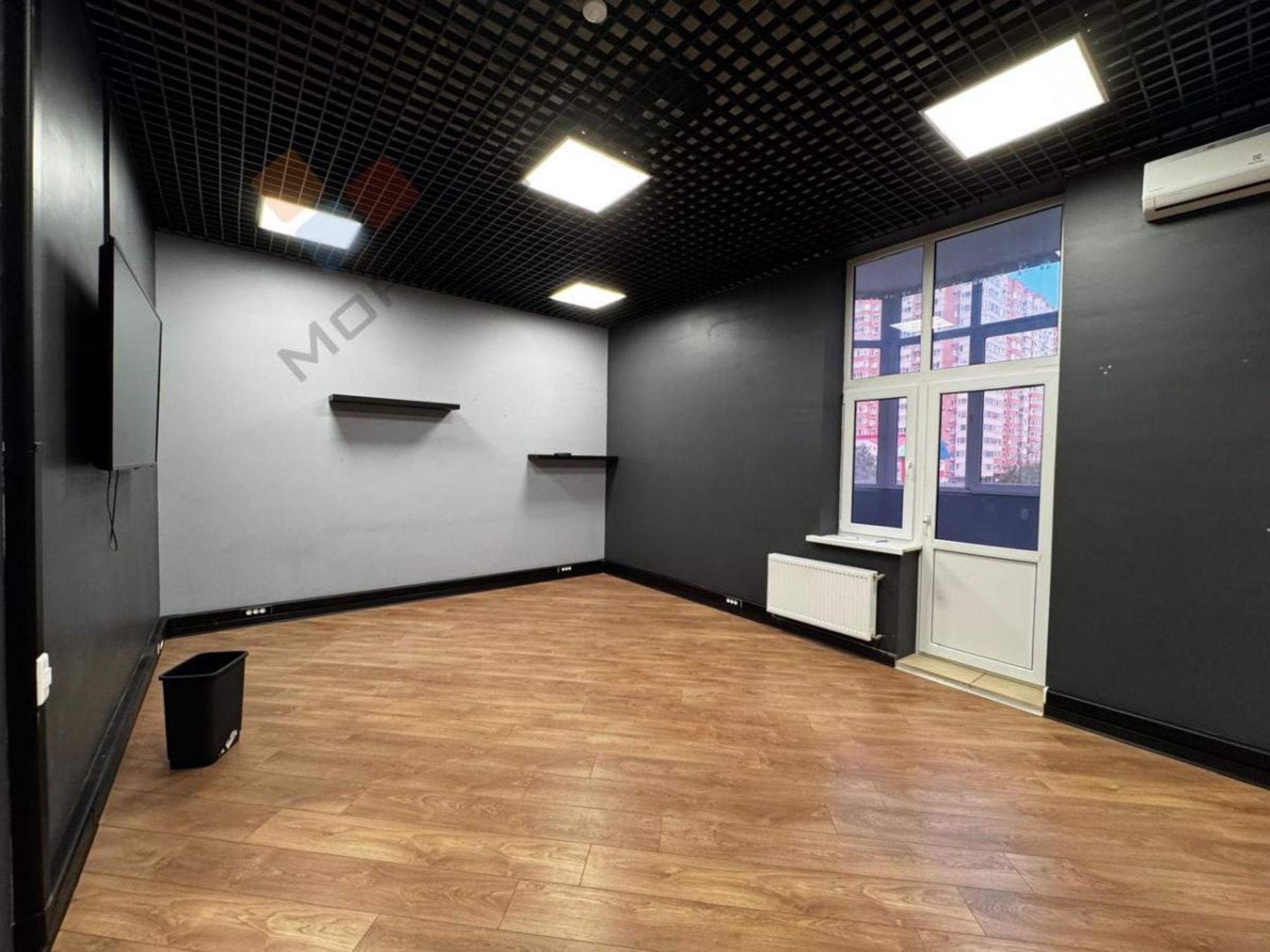 Купить офис, помещение под офис за 40 000 000 рублей на им. 40-летия Победы ул, 178к1