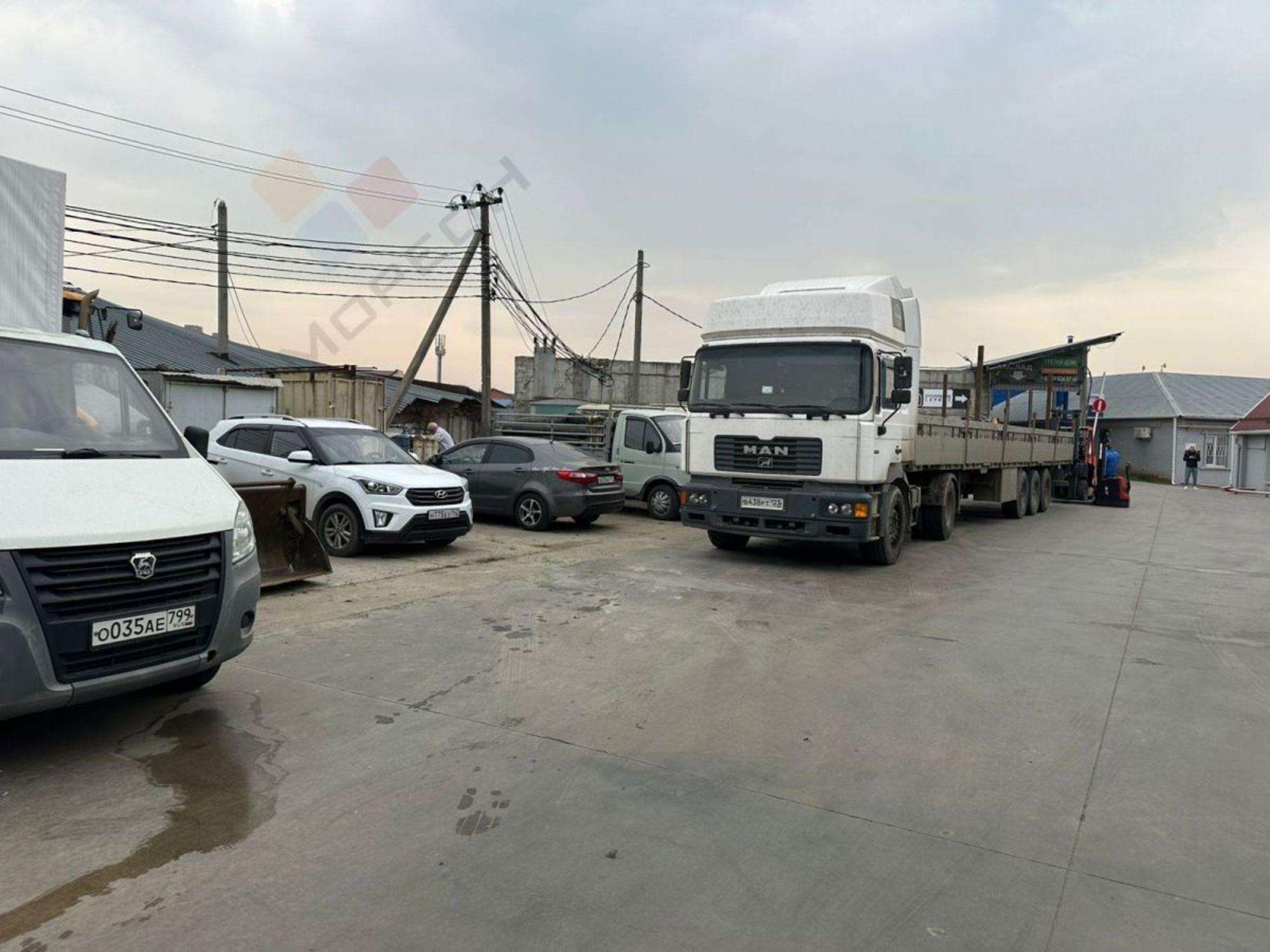 Купить производственную площадь за 550 000 000 рублей на Есаульская ул, 72