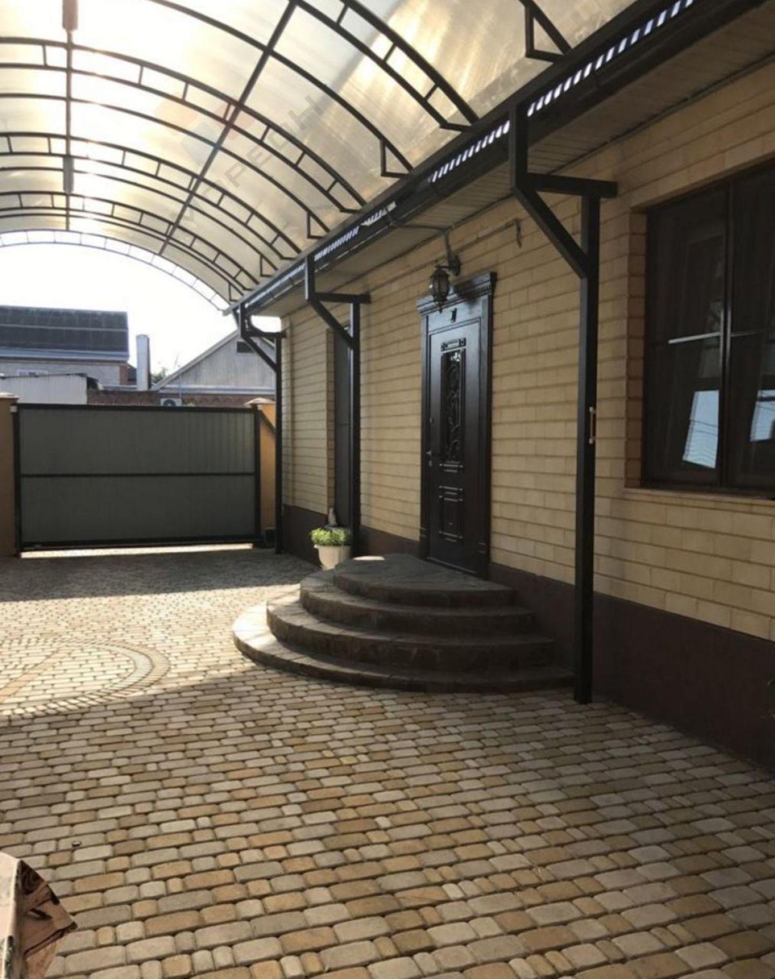 Купить дачу, дом, коттедж за 36 000 000 рублей на Александра Матросова ул, 76