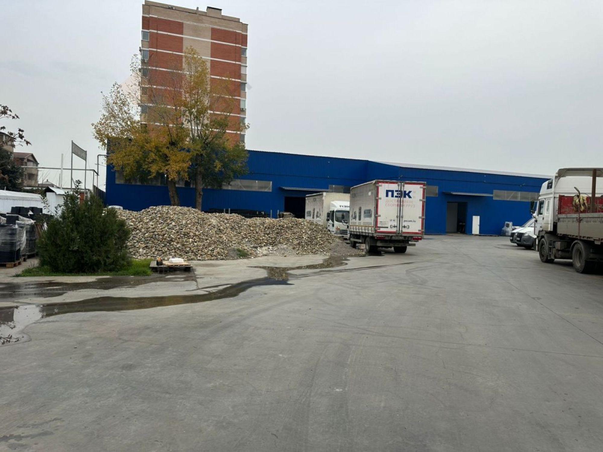 Купить производственную площадь за 550 000 000 рублей на Есаульская ул, 72