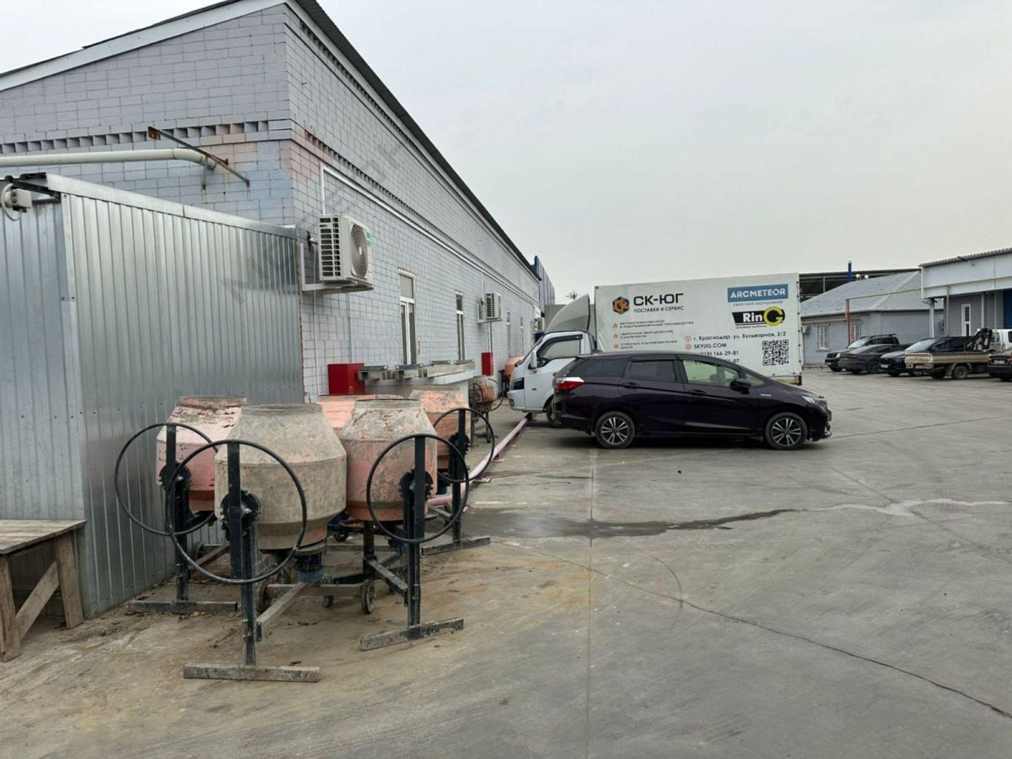 Купить производственную площадь за 550 000 000 рублей на Есаульская ул, 72