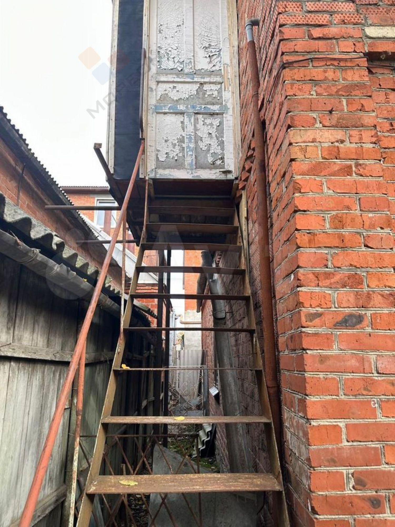 Купить дачу, дом, коттедж за 27 000 000 рублей на Труда ул, 127