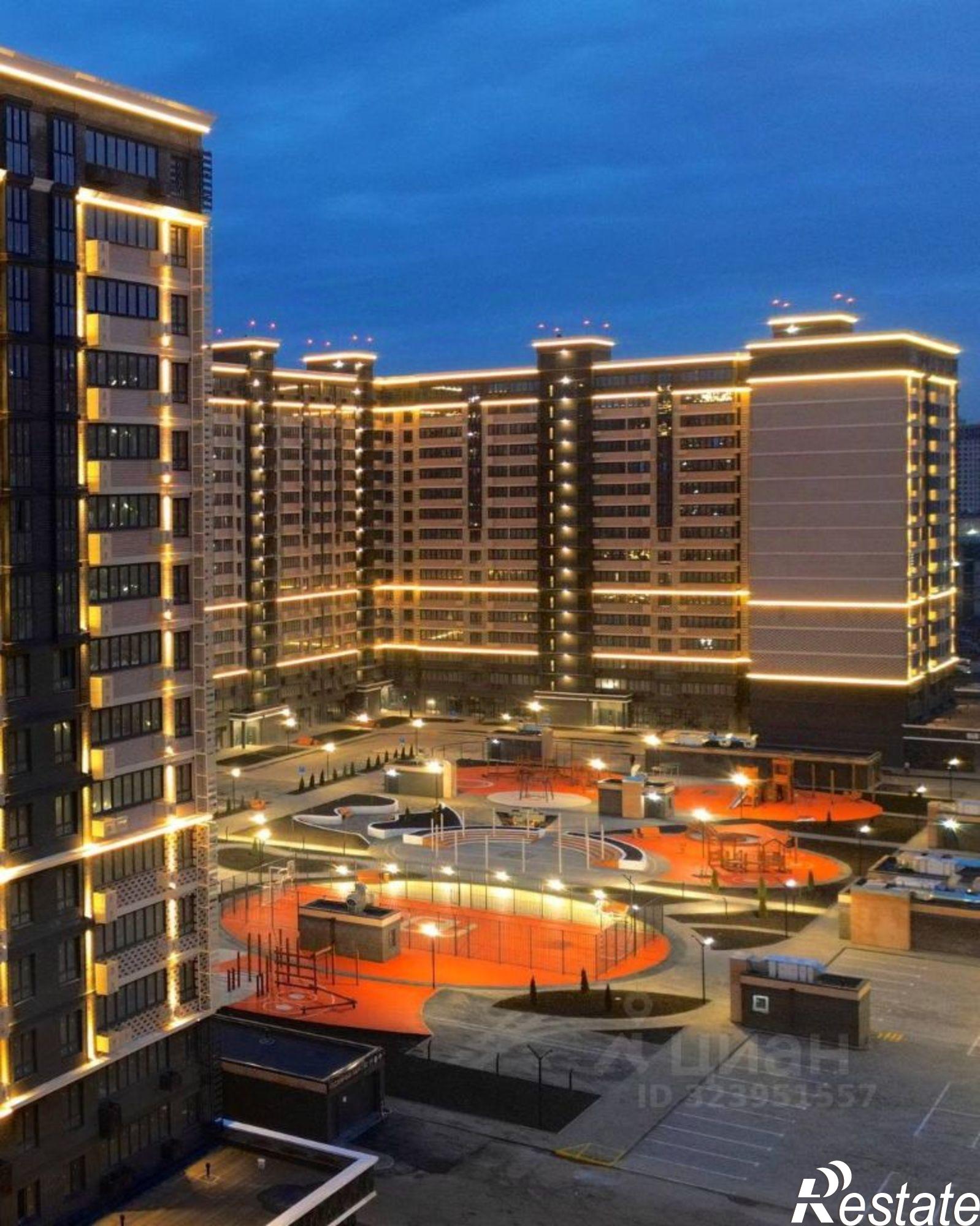 Купить торговое помещение за 130 760 000 рублей на ул Западный Обход, 65А