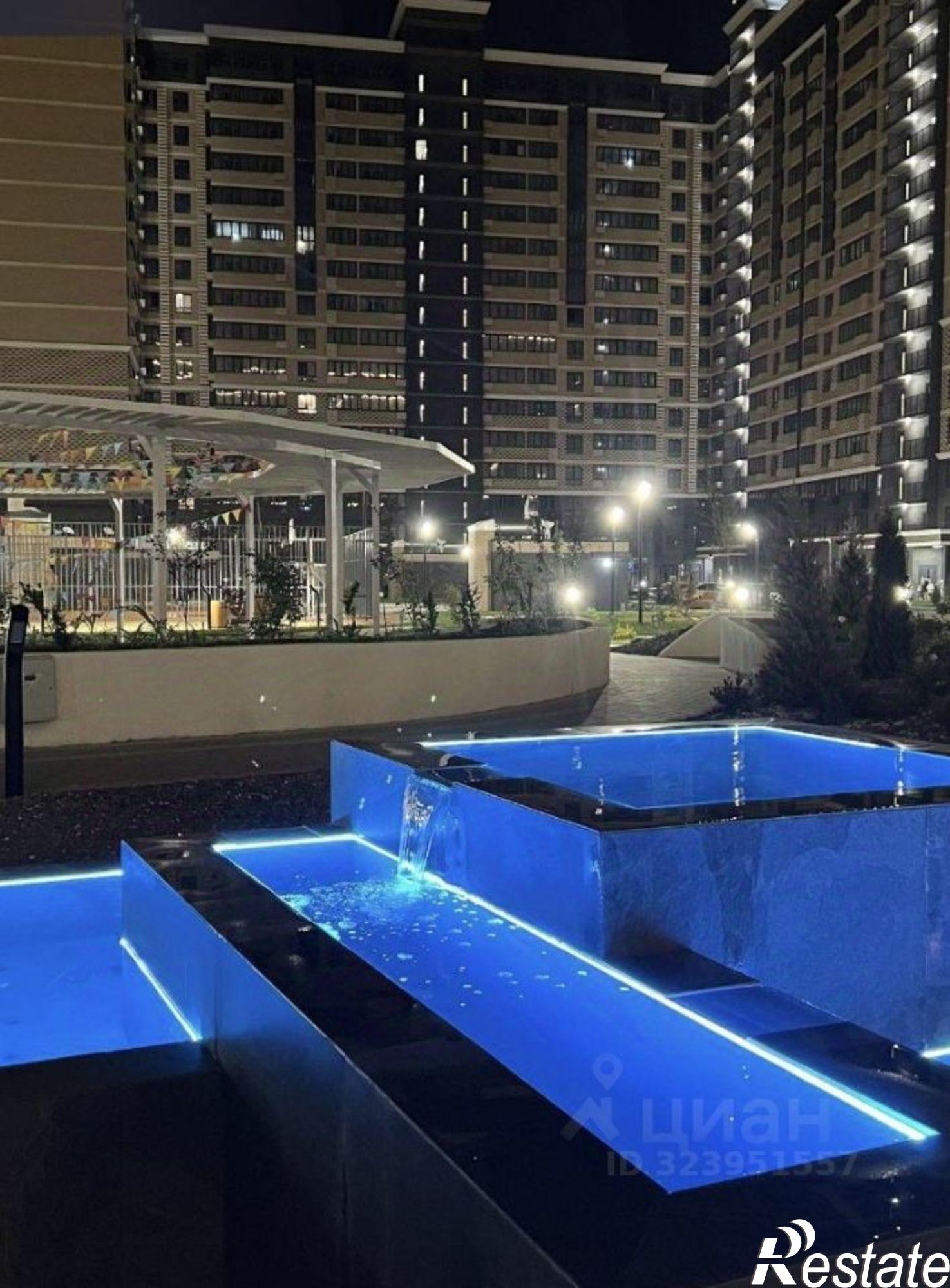 Купить торговое помещение за 130 760 000 рублей на ул Западный Обход, 65А