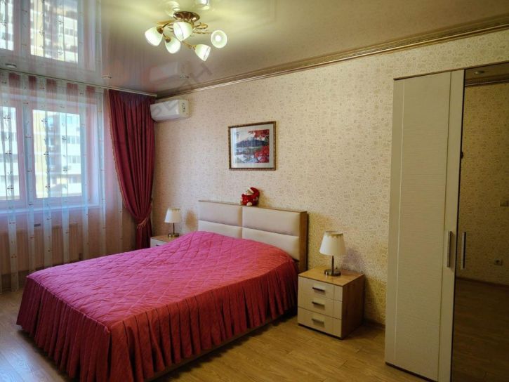 2-комн квартира им. Евгении Жигуленко ул, 4