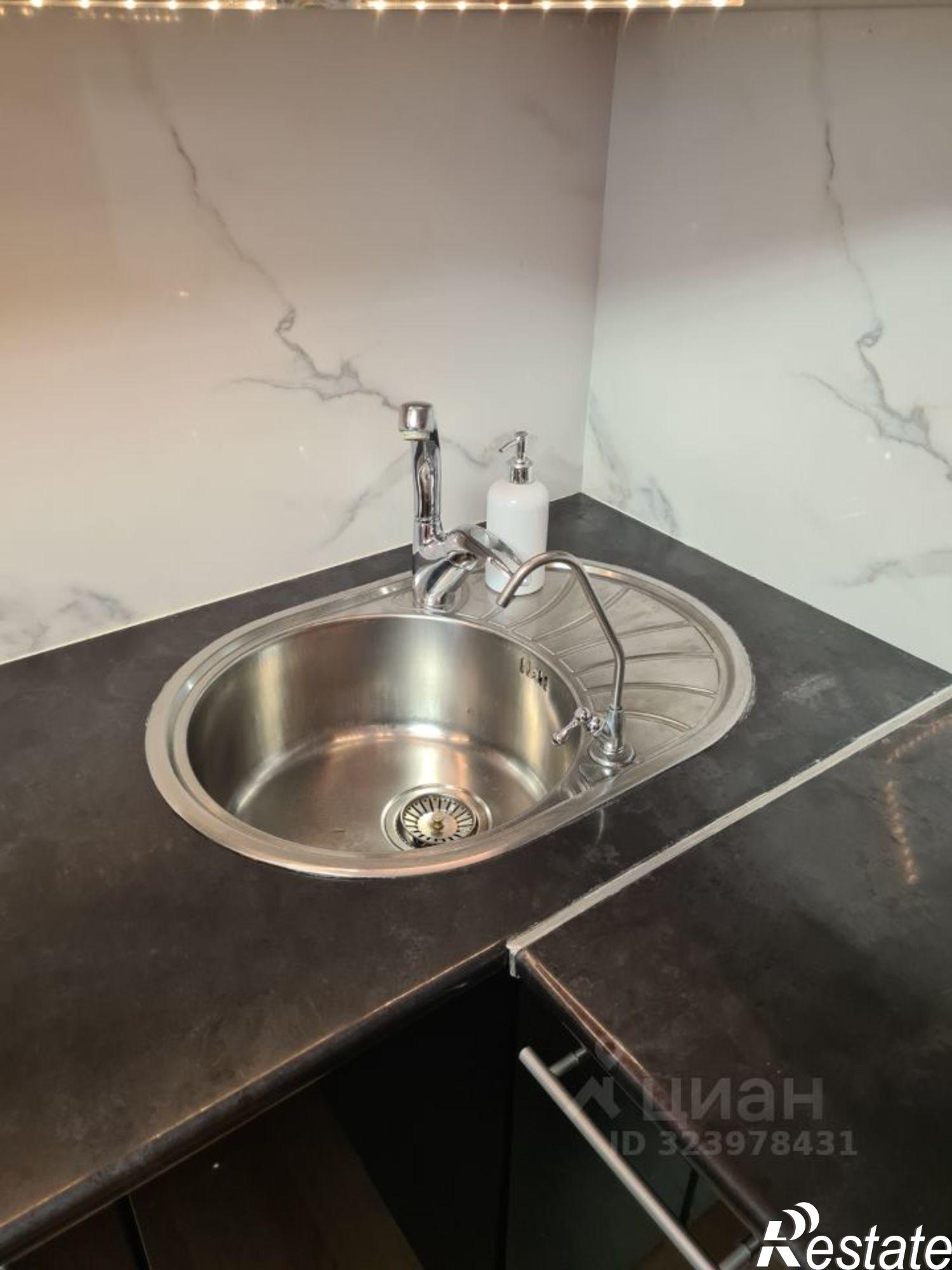 Сдать квартиру за 35 200 рублей на улица Репина, 1/1