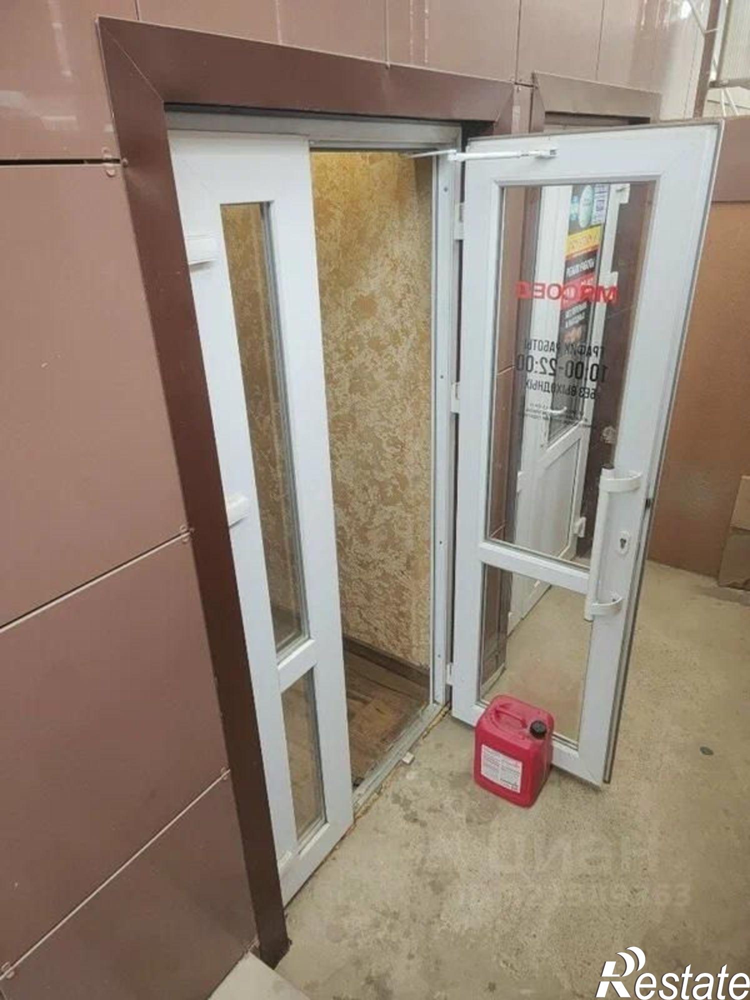 Сдать торговое помещение за 25 001 рублей на Заполярная улица, 37 к5