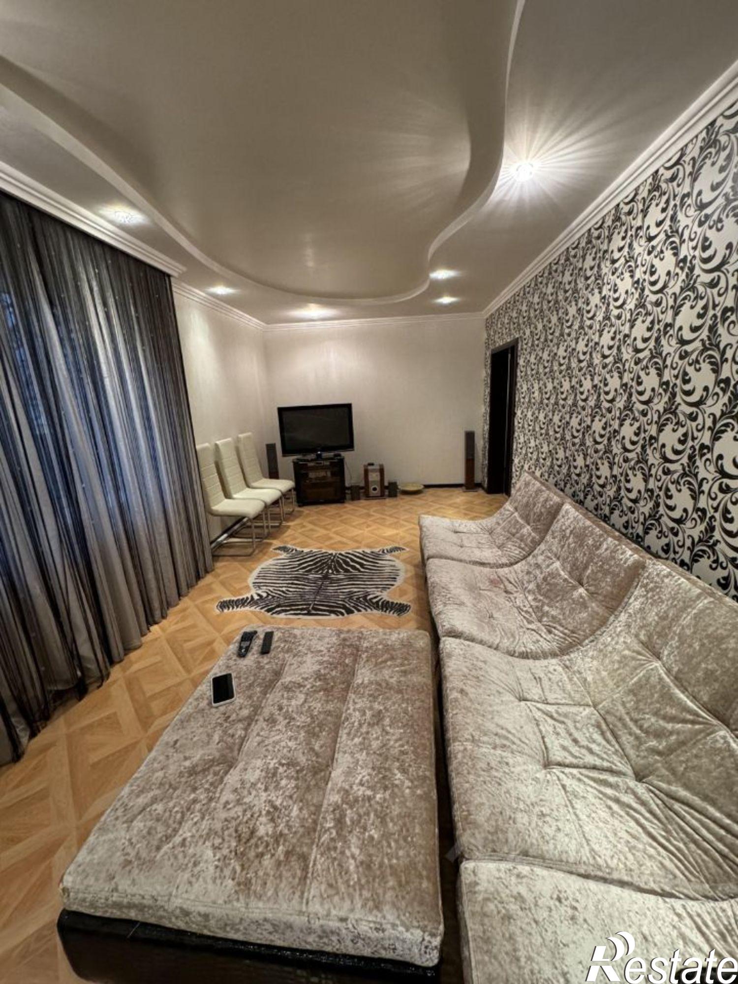 Купить дачу, дом, коттедж за 17 500 000 рублей на ул Революционная, 18