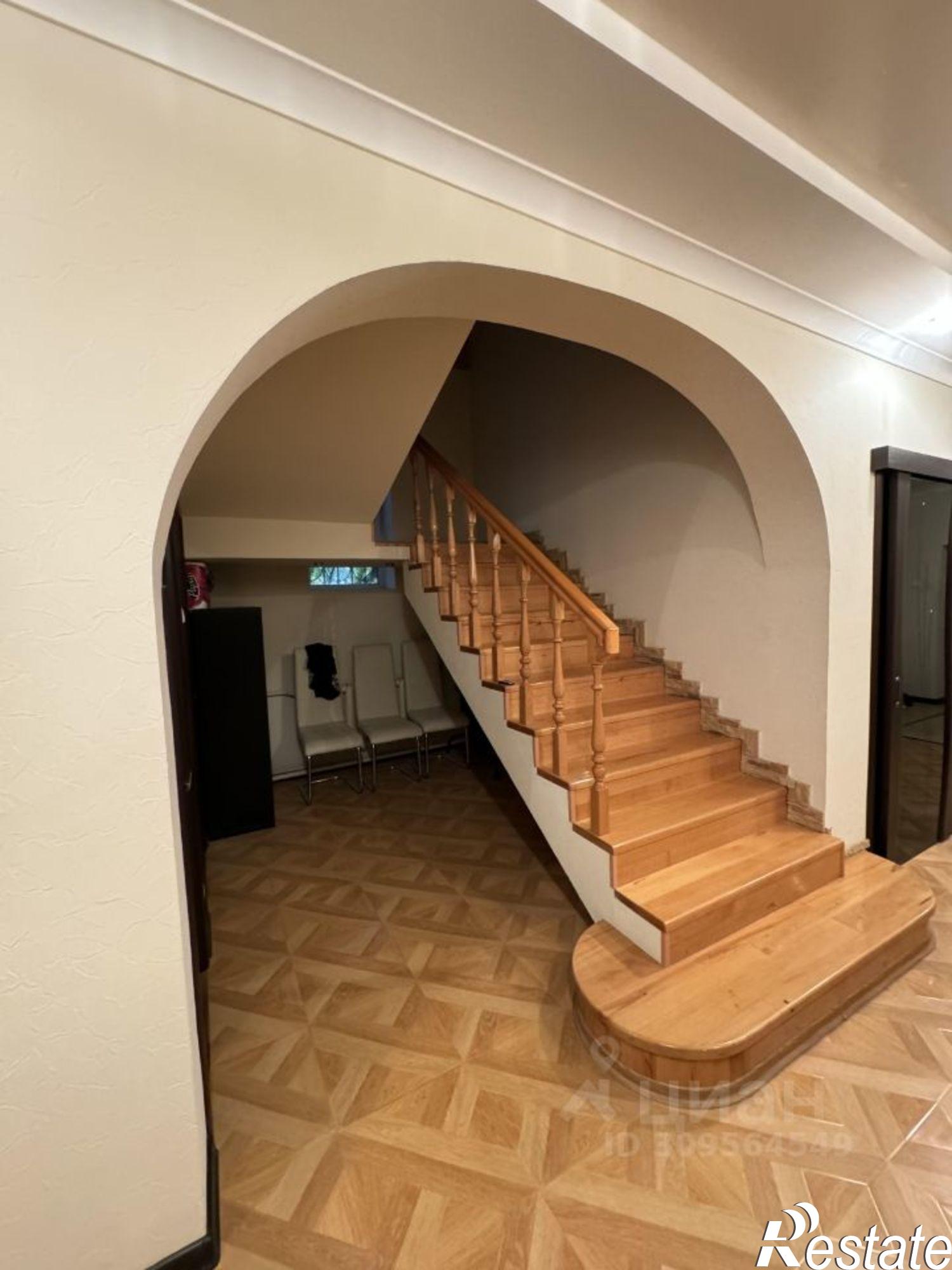 Купить дачу, дом, коттедж за 17 500 000 рублей на ул Революционная, 18