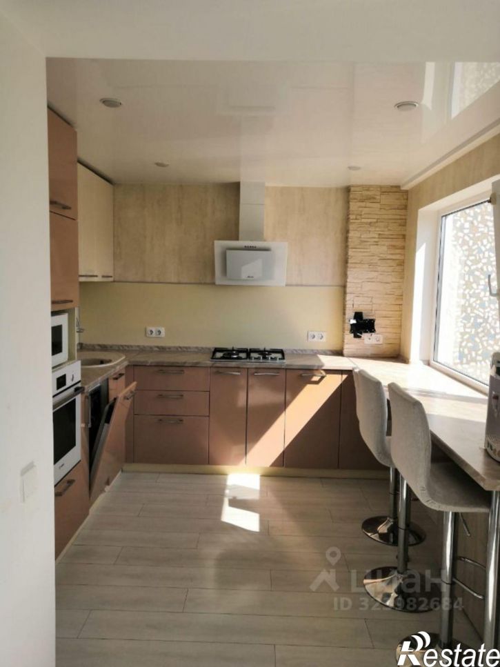 3-комн квартира ул Гидростроителей, 23,  д. 23