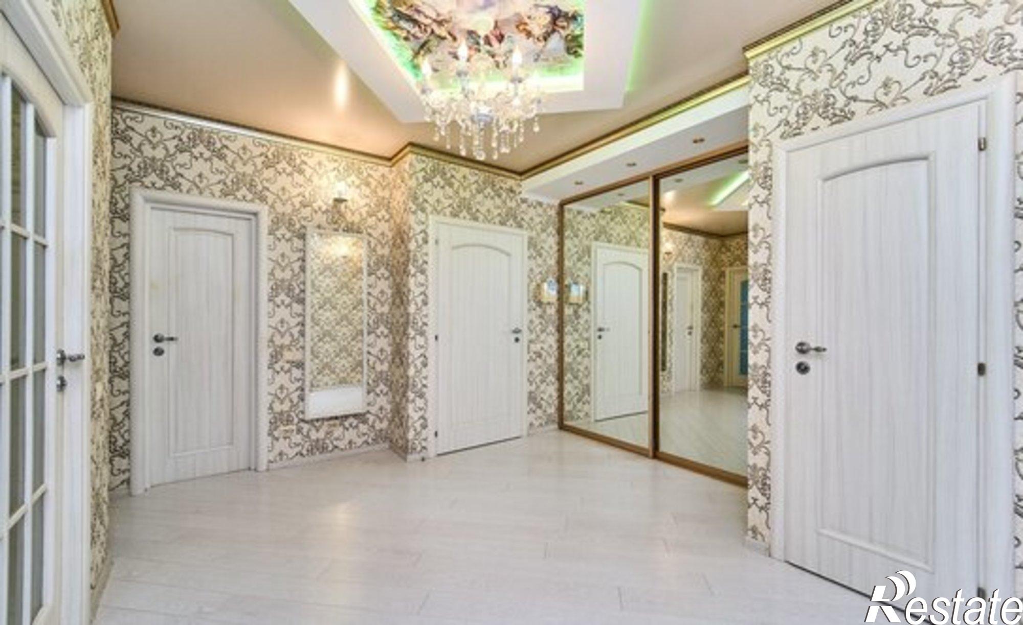 Купить квартиру за 15 900 000 рублей на Российская улица, 72/1 к2